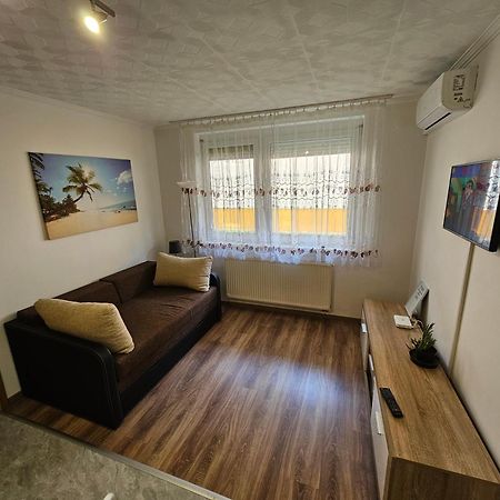 Fischer Apartman 2 Hajduszoboszlo Ngoại thất bức ảnh